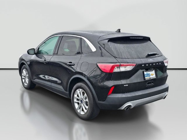 Used 2022 Ford Escape SE FWD image 3