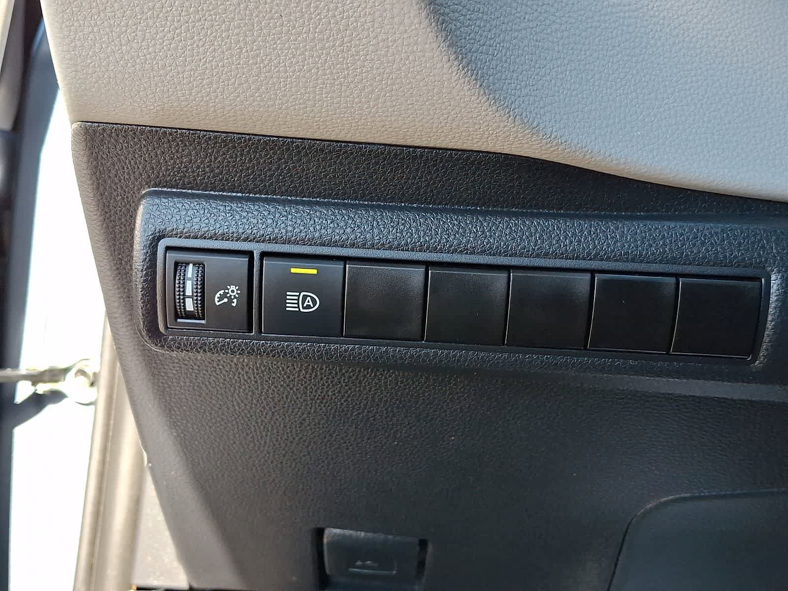 Certified 2025 Toyota Corolla LE w/ LE Premium Package FWD image 29