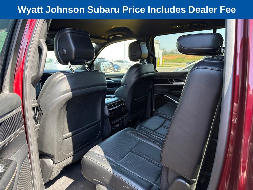 Used 2024 Jeep Wagoneer Series II w/ Flexible Seating Group AWD/4WD image 20