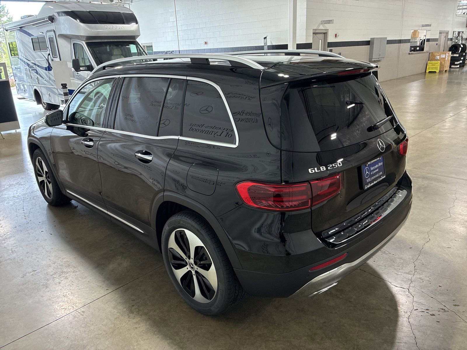 New 2025 Mercedes-Benz GLB 250 4MATIC image 7