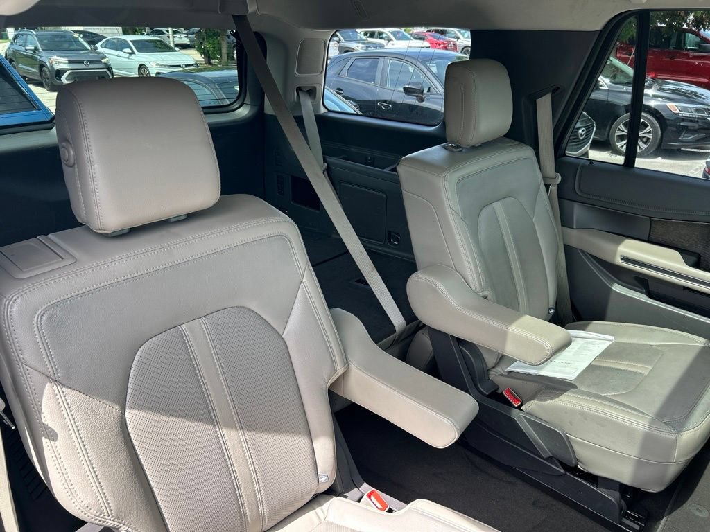Used 2019 Ford Expedition Limited w/ Special Edition Package RWD image 49