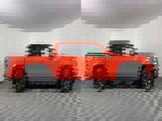 Used 2025 Nissan Frontier Pro-X w/ Pro Convenience Package image 8