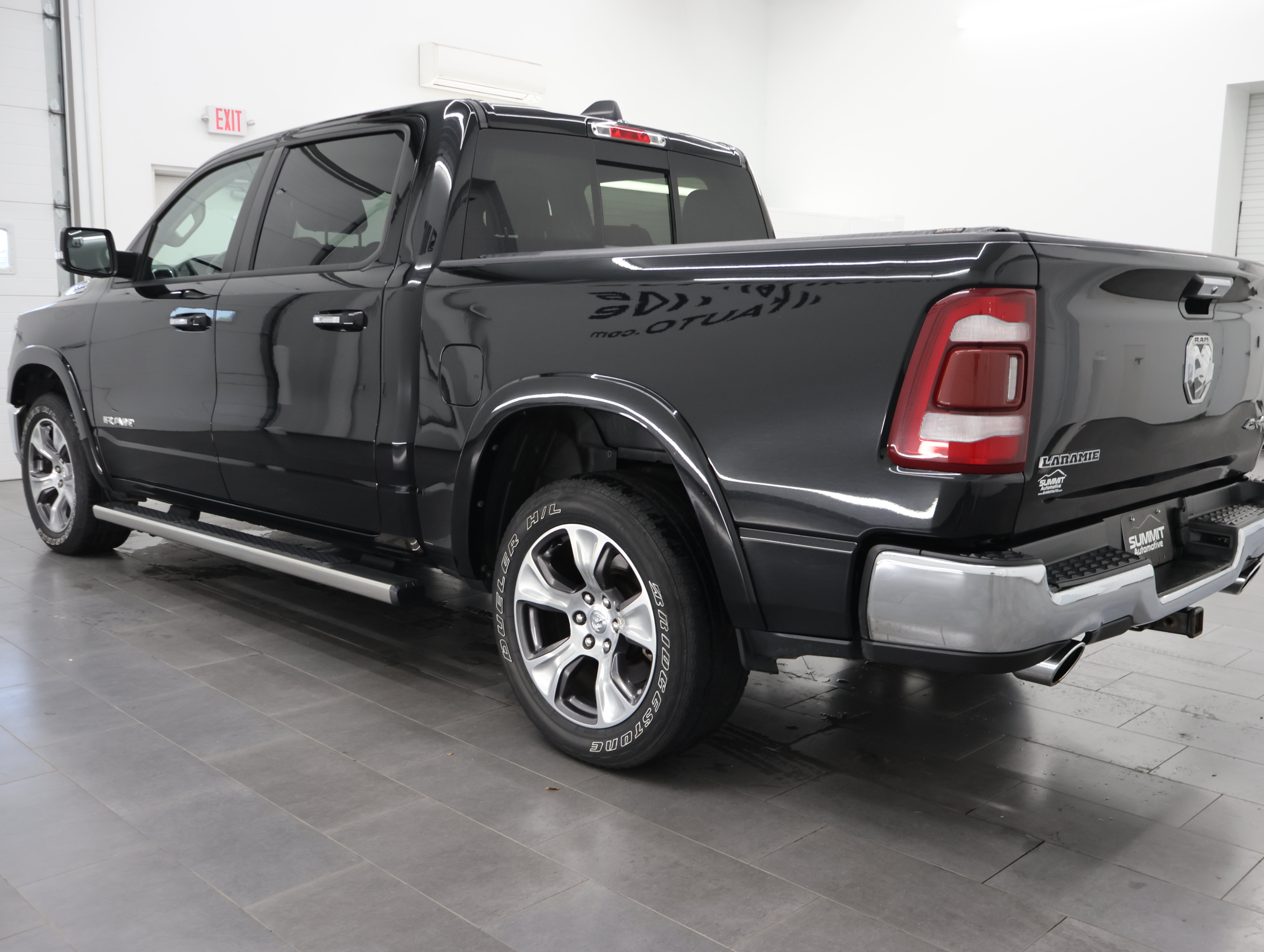 Used 2022 RAM 1500 Laramie AWD/4WD image 6