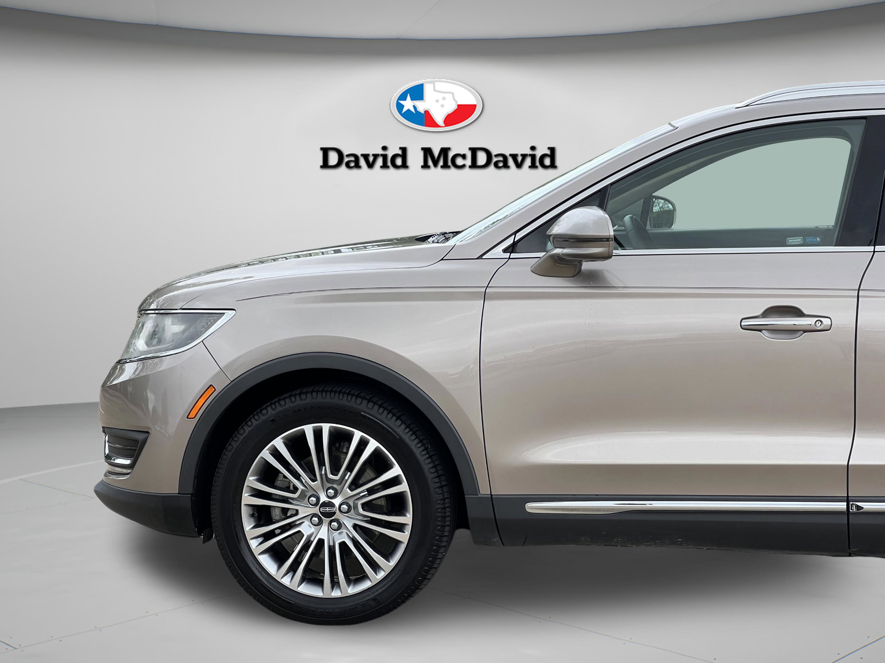 Used 2018 Lincoln MKX Reserve w/ Cargo Accessories Package image 32