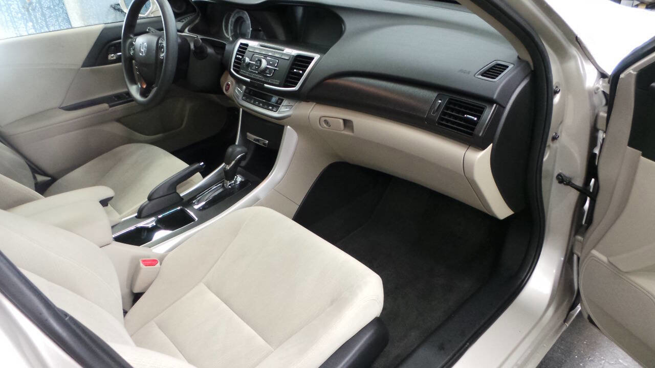 Used 2013 Honda Accord EX image 2