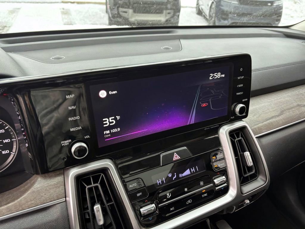 Used 2021 Kia Sorento EX w/ EX AWD X-Line Package image 19