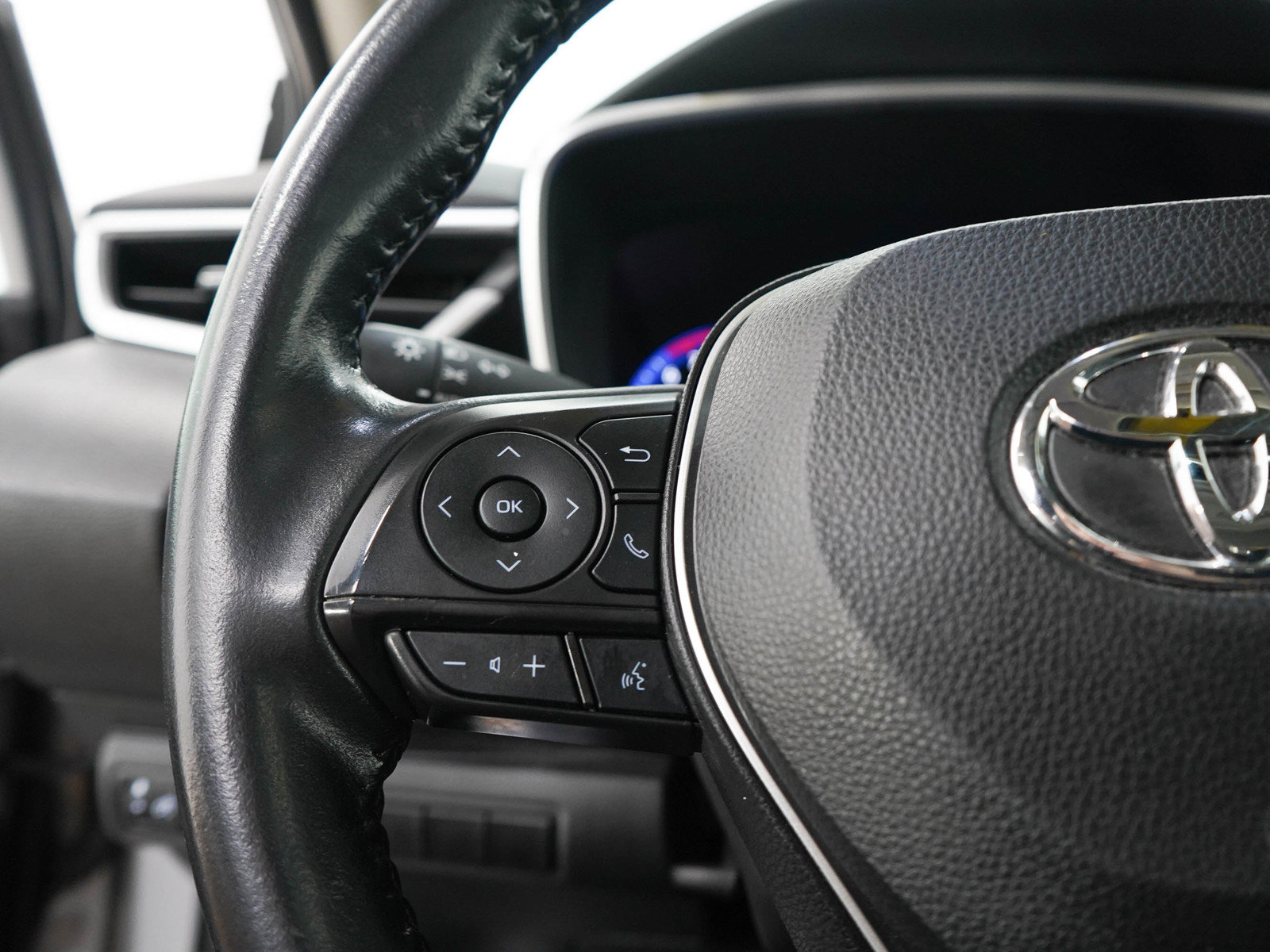 Used 2022 Toyota Corolla XLE FWD image 23