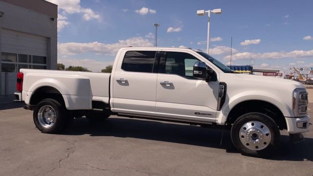 Used 2023 Ford F450 Platinum w/ FX4 Off-Road Package AWD/4WD image 3