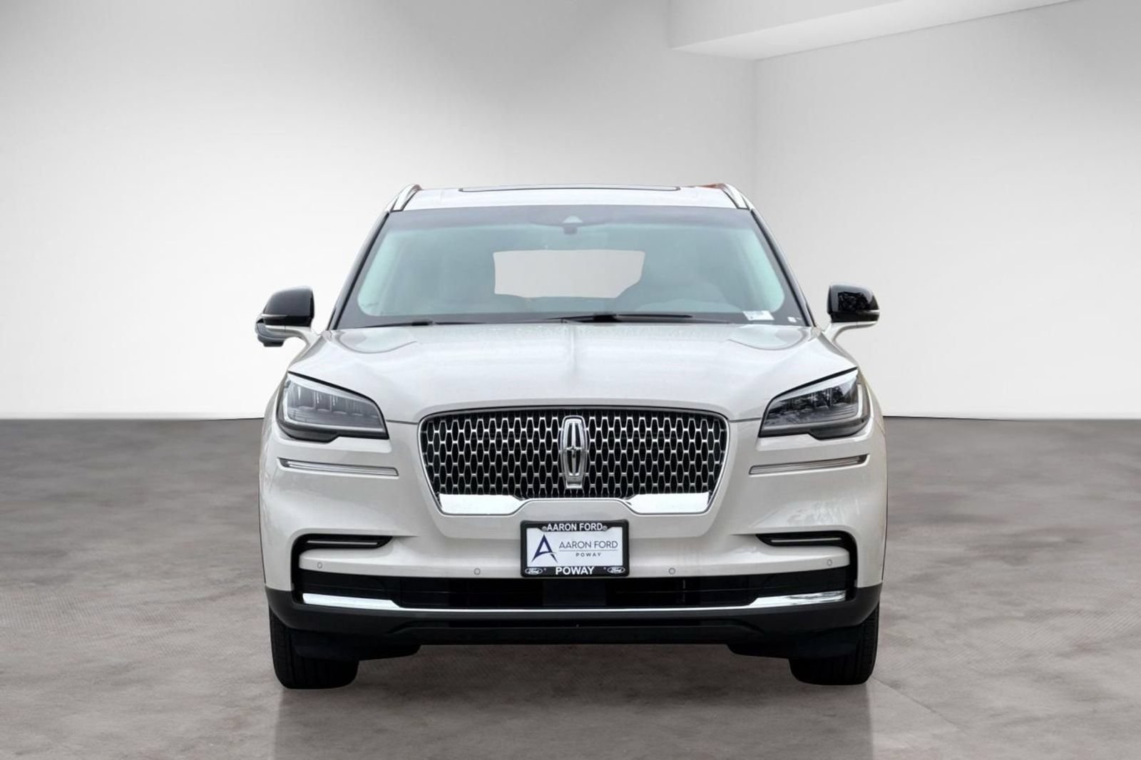 Used 2023 Lincoln Aviator 2WD w/ Premium Package image 9