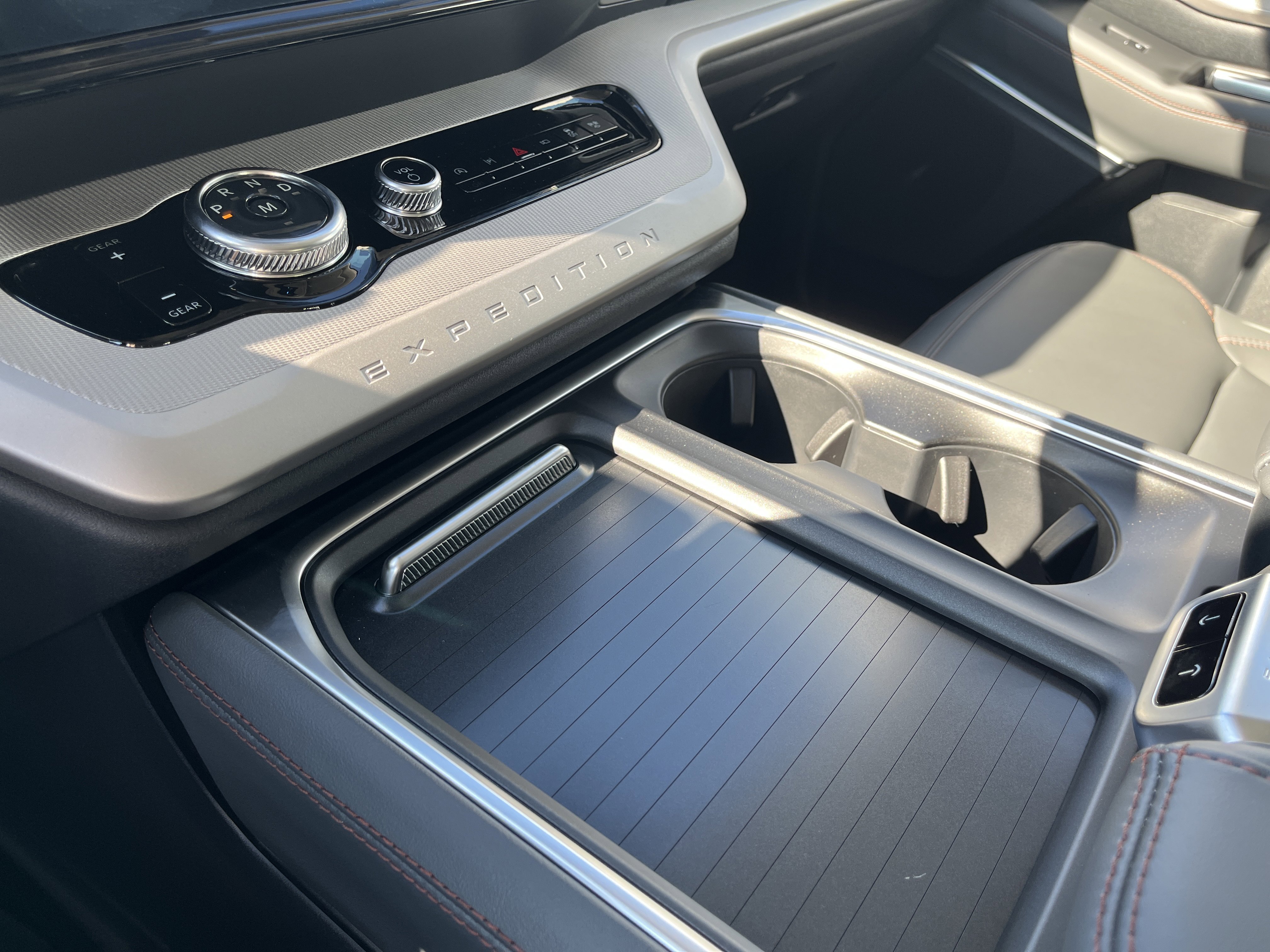 New 2025 Ford Expedition Active image 21