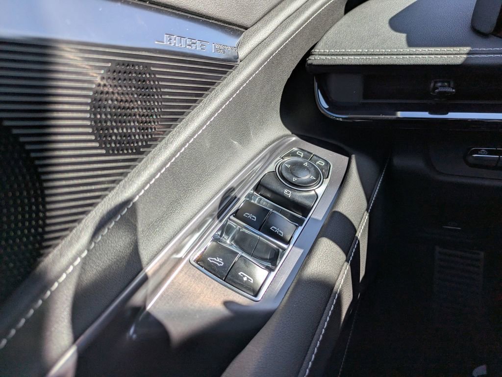 New 2025 Chevrolet Corvette E-Ray w/ Stealth Interior Trim Package image 27