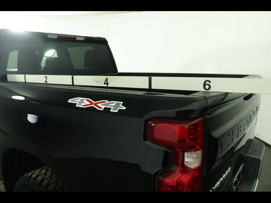 Used 2023 Chevrolet Silverado 1500 LT image 13