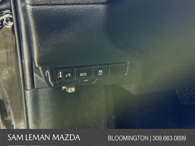 Used 2024 Toyota Corolla Cross SE w/ Moonroof Package image 10