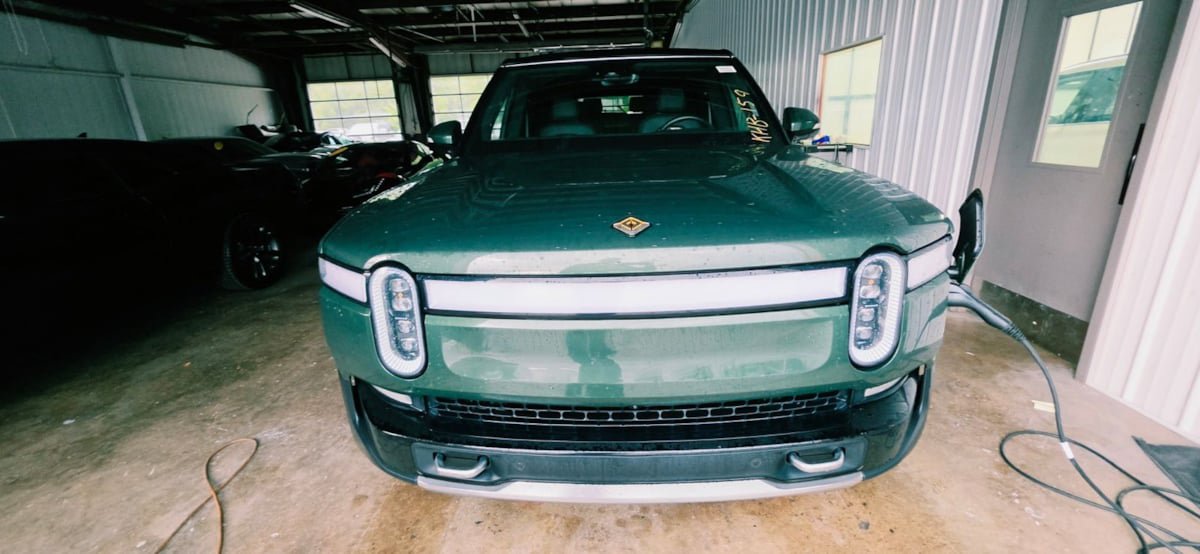 Used 2022 Rivian R1S Launch Edition AWD/4WD image 2
