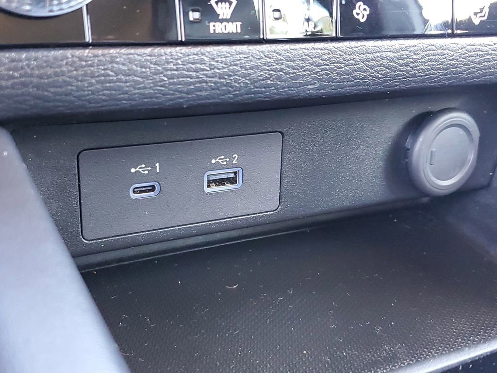 Used 2023 Mitsubishi Outlander SE image 29