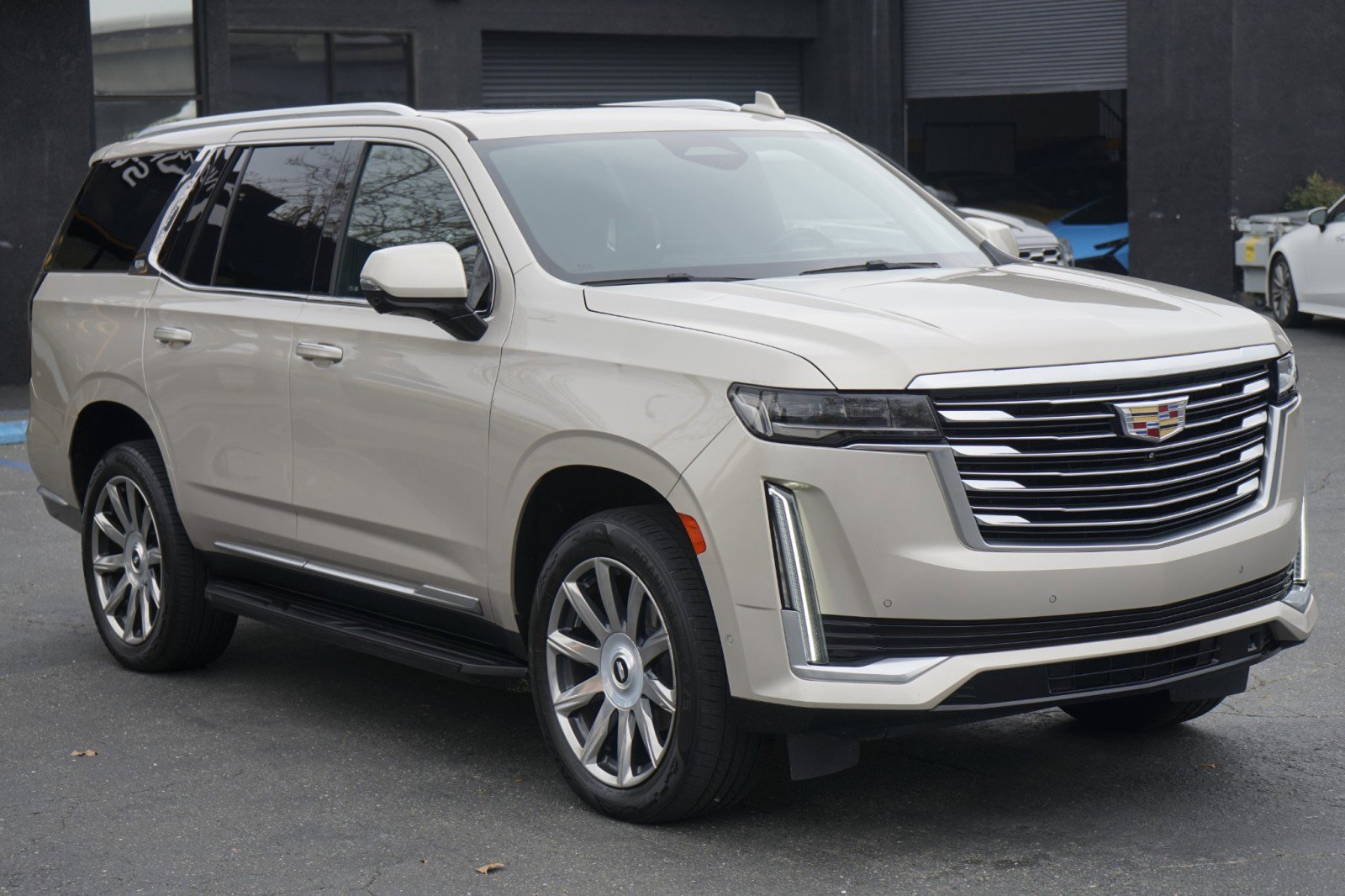 Used 2021 Cadillac Escalade Premium Luxury Platinum image 6