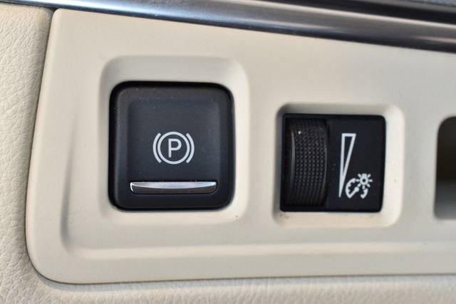 Used 2022 Cadillac XT5 Premium Luxury w/ LPO, Floor Liner Package AWD/4WD image 35