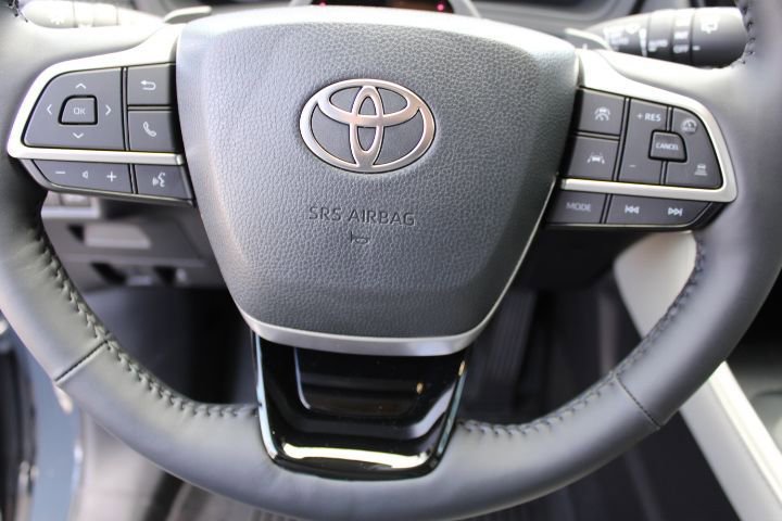 Certified 2026 Toyota Grand Highlander Platinum image 12