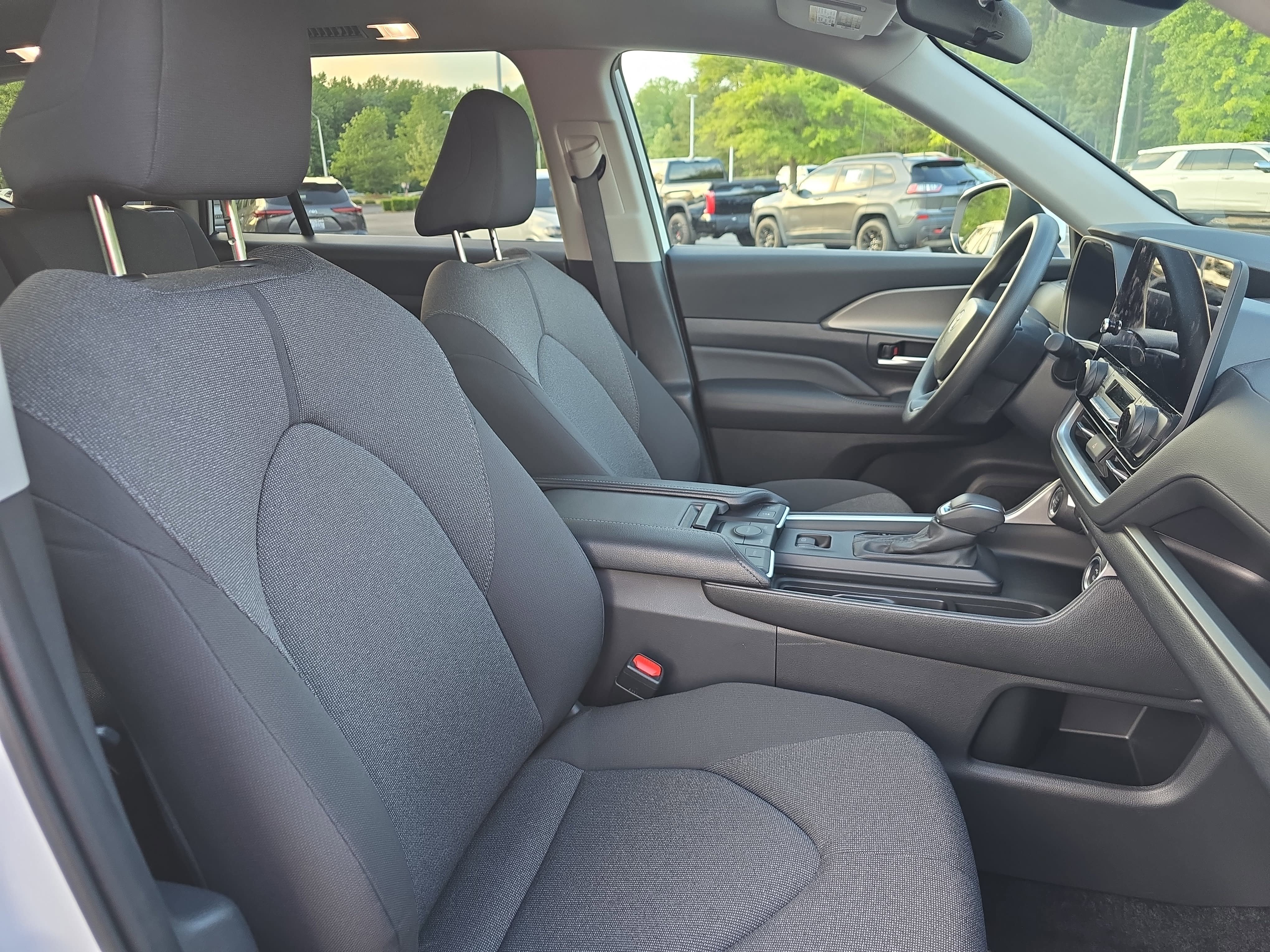 Certified 2025 Toyota Grand Highlander FWD image 16
