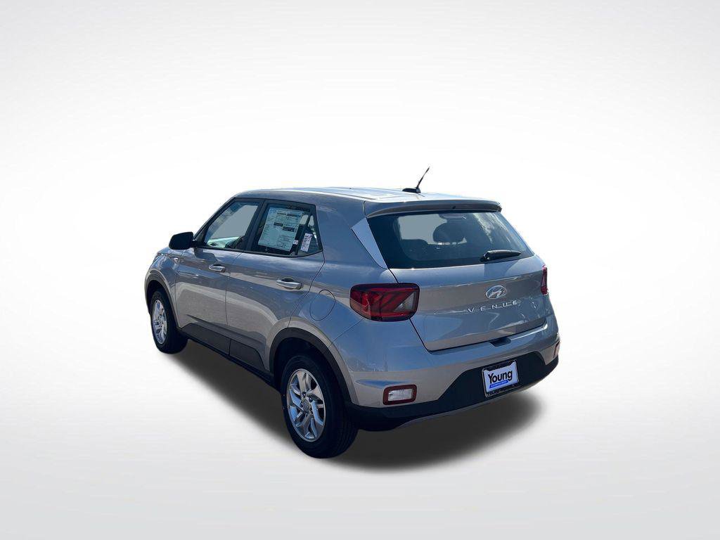 New 2026 Hyundai Venue SE FWD image 3