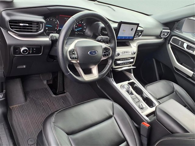 Used 2023 Ford Explorer XLT w/ Equipment Group 202A image 19