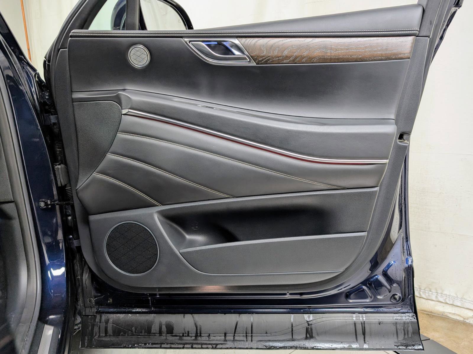 Used 2024 Genesis GV80 3.5T image 25