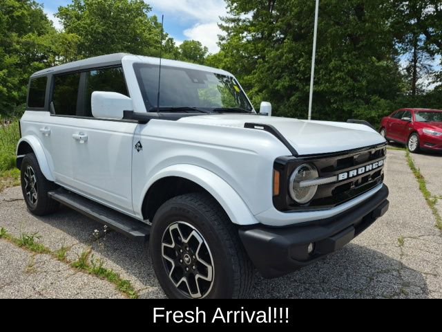 Used 2023 Ford Bronco Outer Banks AWD/4WD image 1