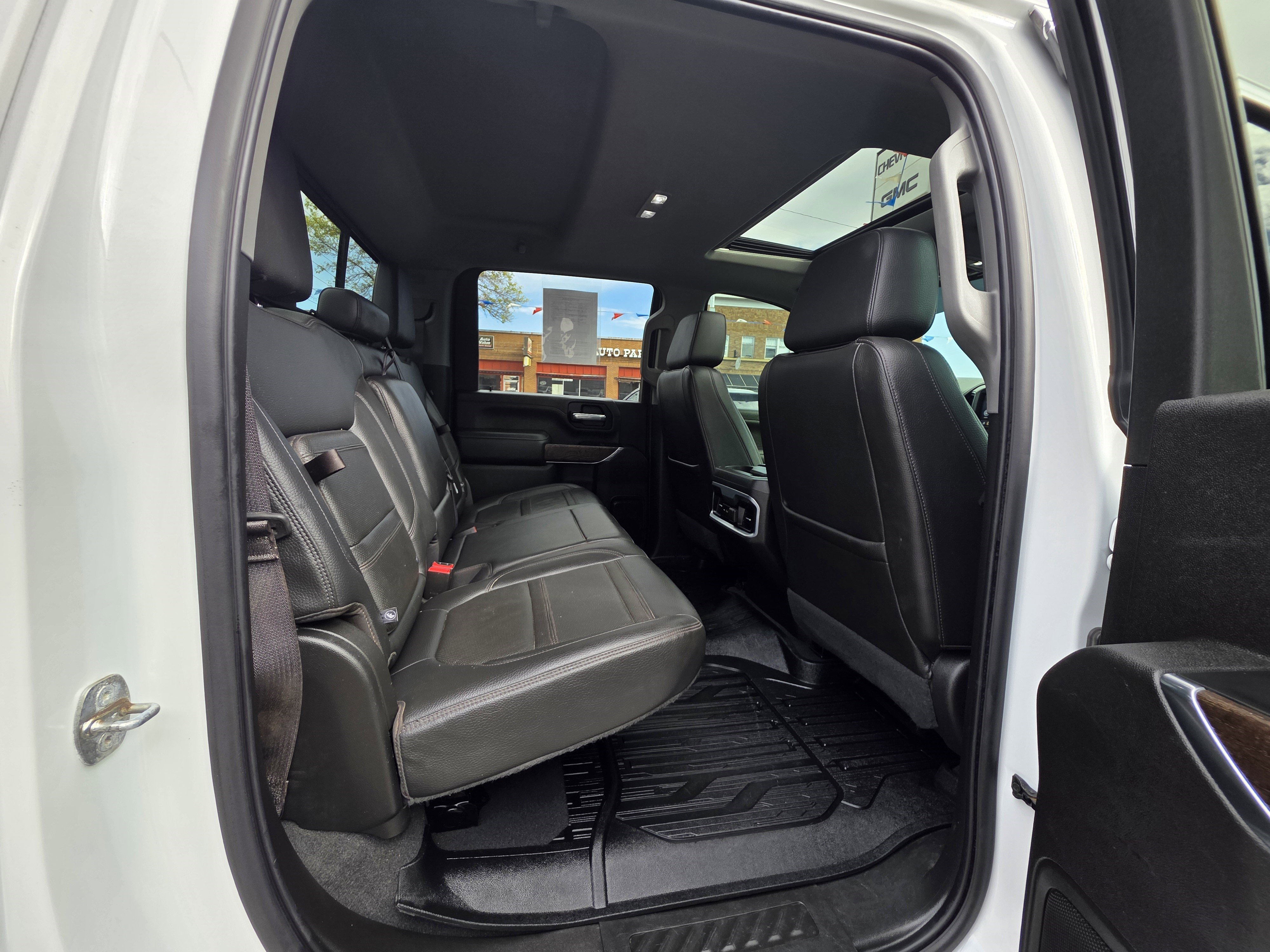 Used 2022 GMC Sierra 3500 Denali w/ Denali Ultimate Package image 24