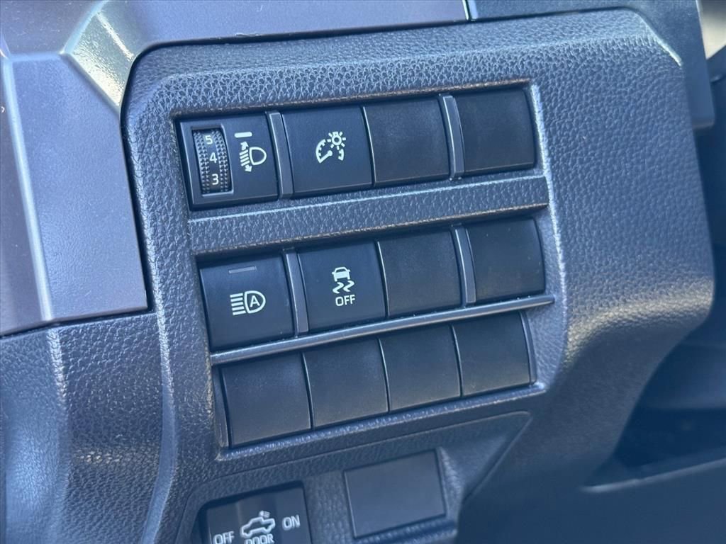 Used 2025 Toyota Tacoma TRD Off-Road AWD/4WD image 16
