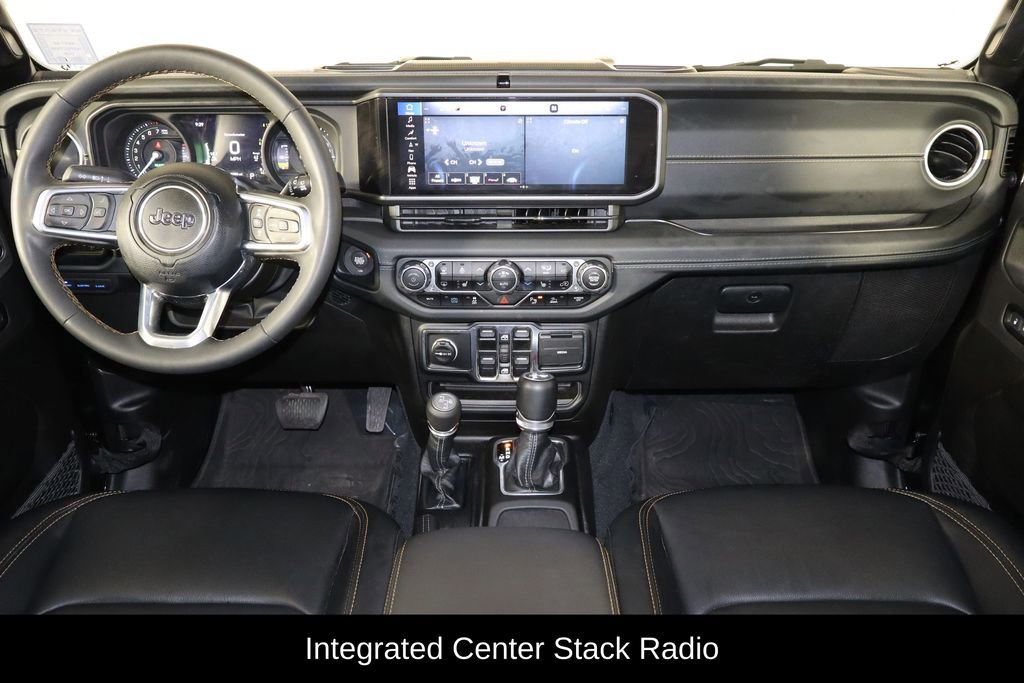 Used 2024 Jeep Wrangler Unlimited Sahara w/ Technology Group AWD/4WD image 13