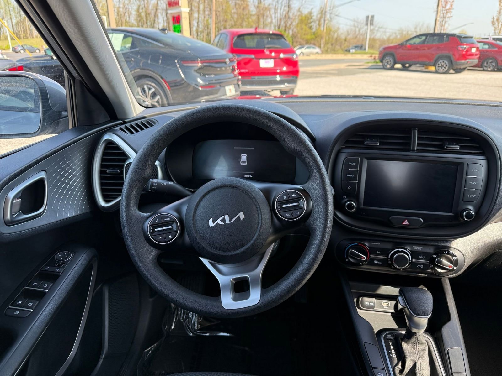 Used 2025 Kia Soul LX w/ LX Technology Package image 34