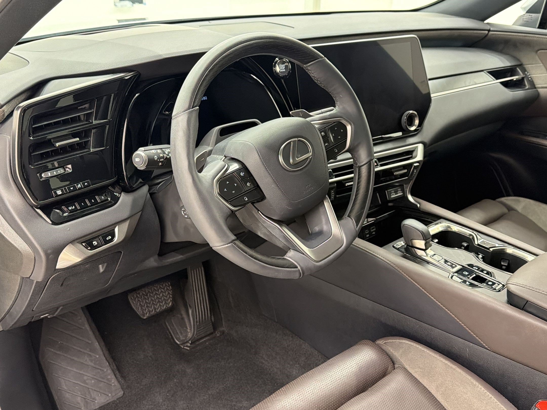 Used 2023 Lexus RX 350 AWD w/ Cold Area Package image 4