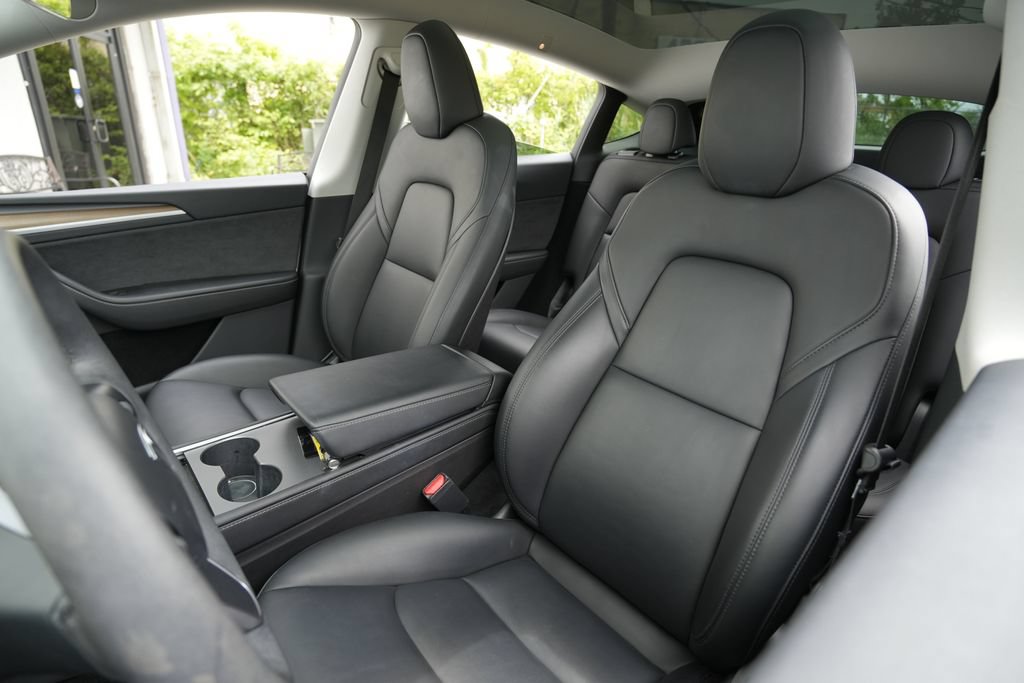 Used 2023 Tesla Model Y AWD image 22