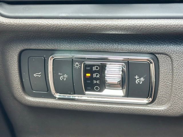 Used 2022 Lincoln Corsair FWD w/ Equipment Group 101A image 14