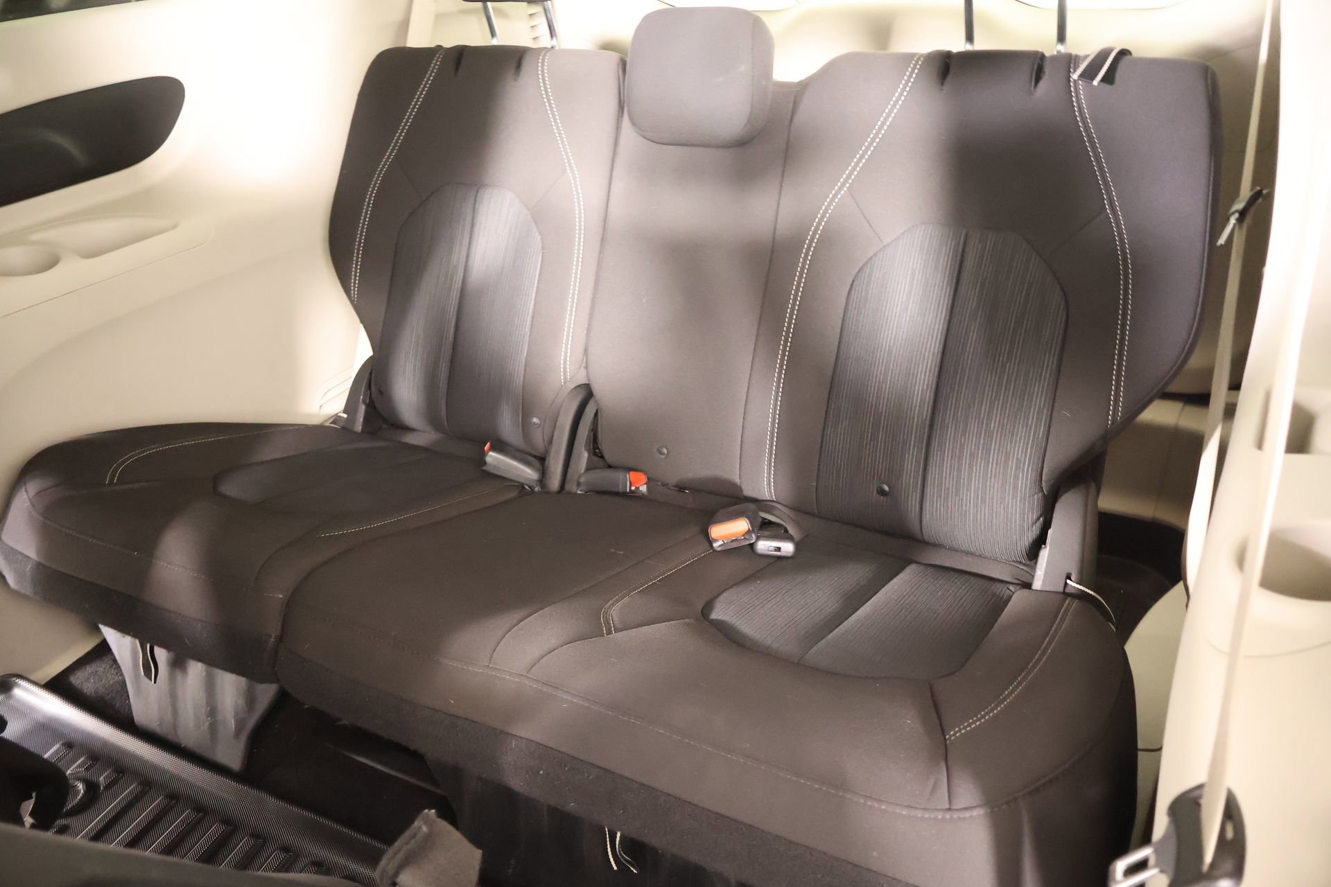 Used 2020 Chrysler Voyager LX image 12