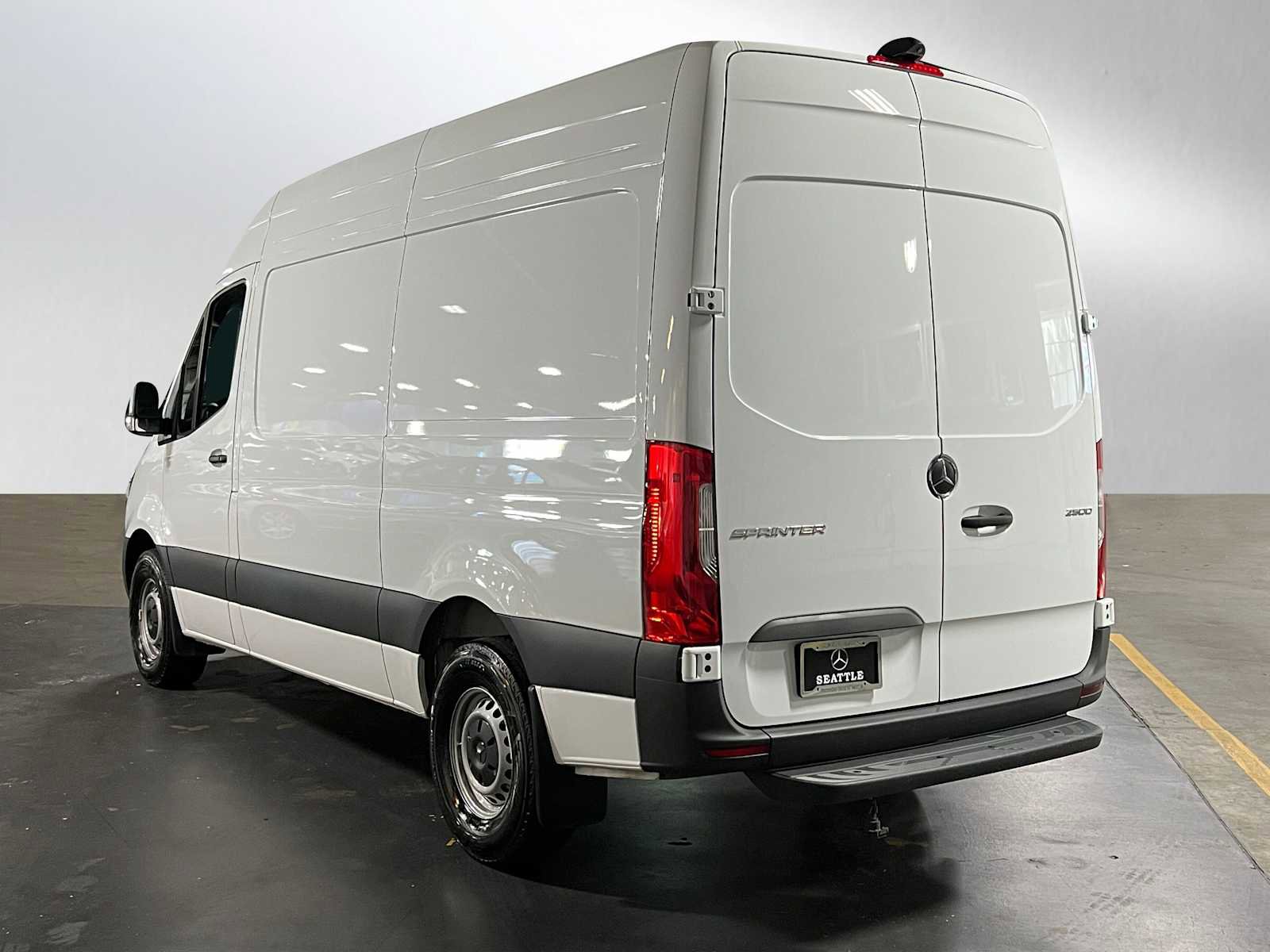 Used 2025 Mercedes-Benz Sprinter 2500 image 5