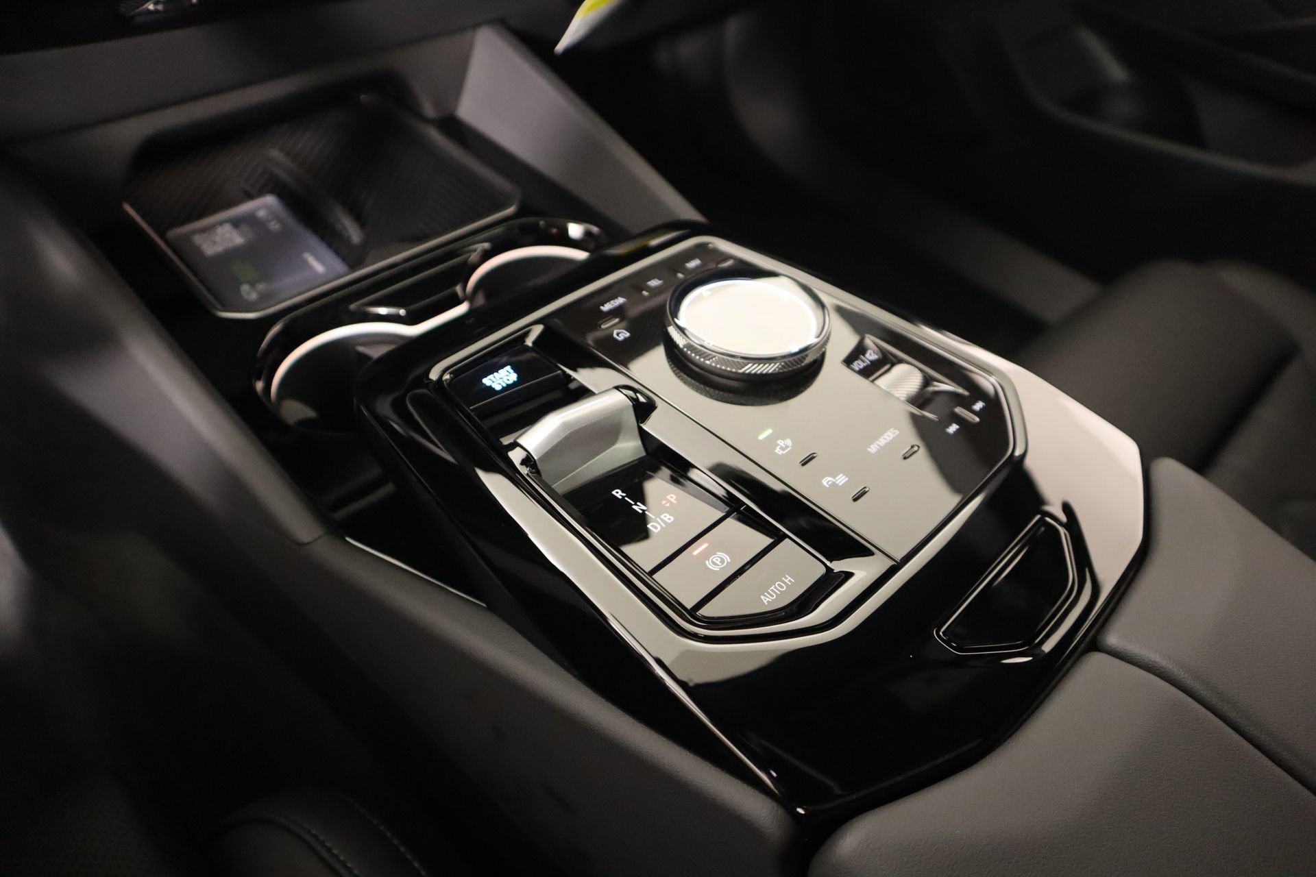 New 2026 BMW i5 eDrive40 w/ M Sport Package AWD/4WD image 8