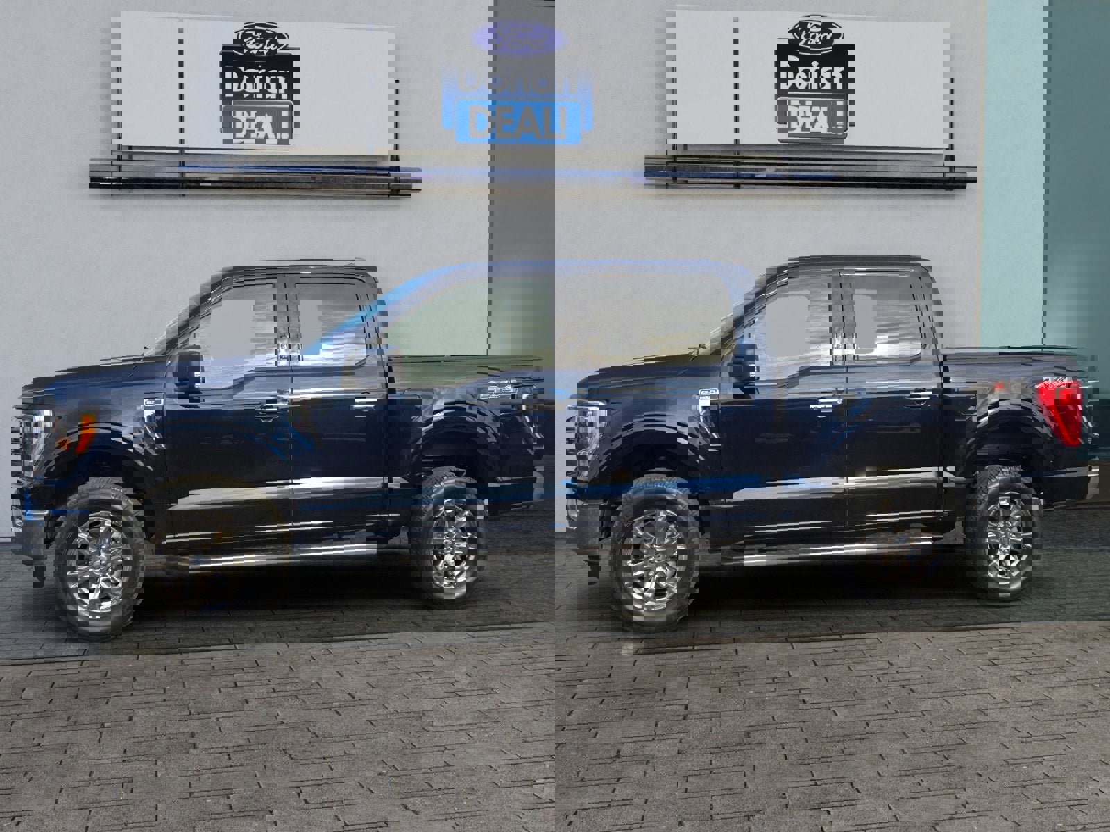 Certified 2022 Ford F150 XLT w/ Equipment Group 302A High image 6