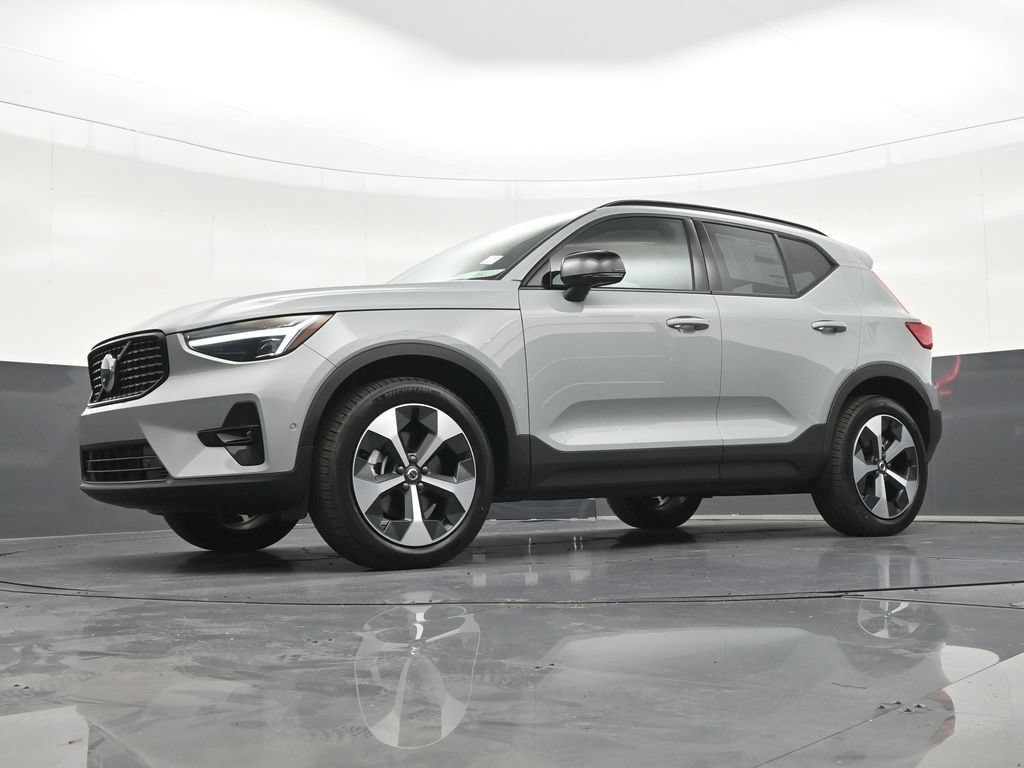 New 2026 Volvo XC40 B5 Plus w/ Protection Package Premier AWD/4WD image 21