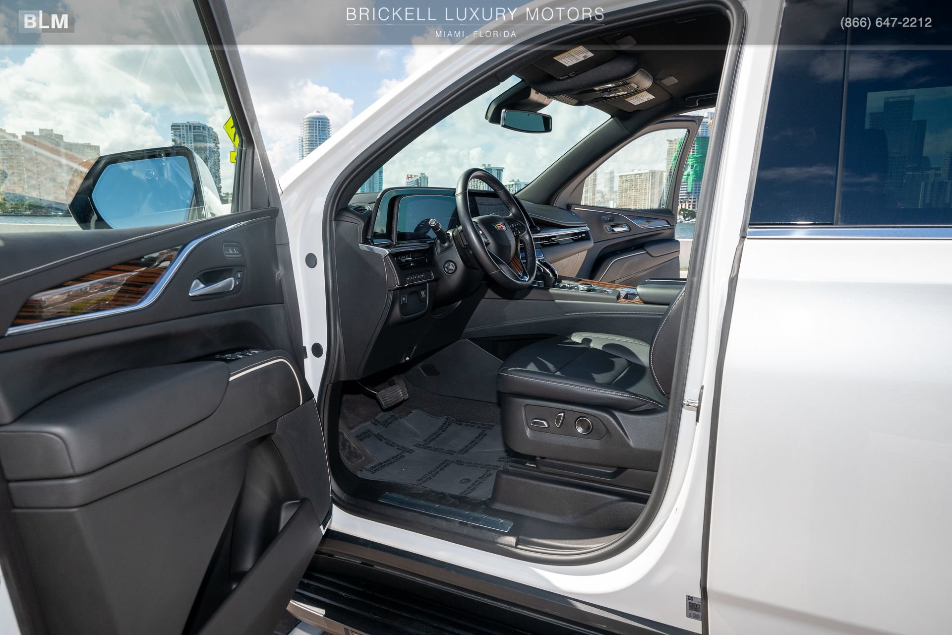Used 2024 Cadillac Escalade ESV Luxury AWD/4WD image 67