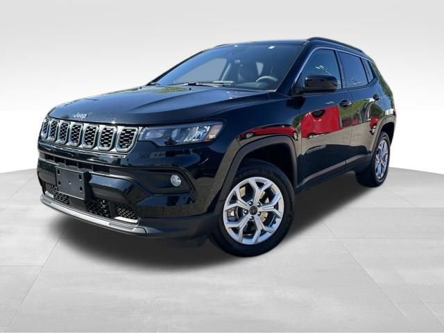 Used 2025 Jeep Compass Latitude AWD/4WD image 1