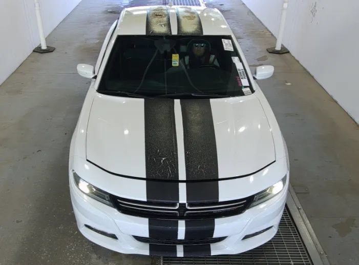 Used 2016 Dodge Charger SE RWD image 4