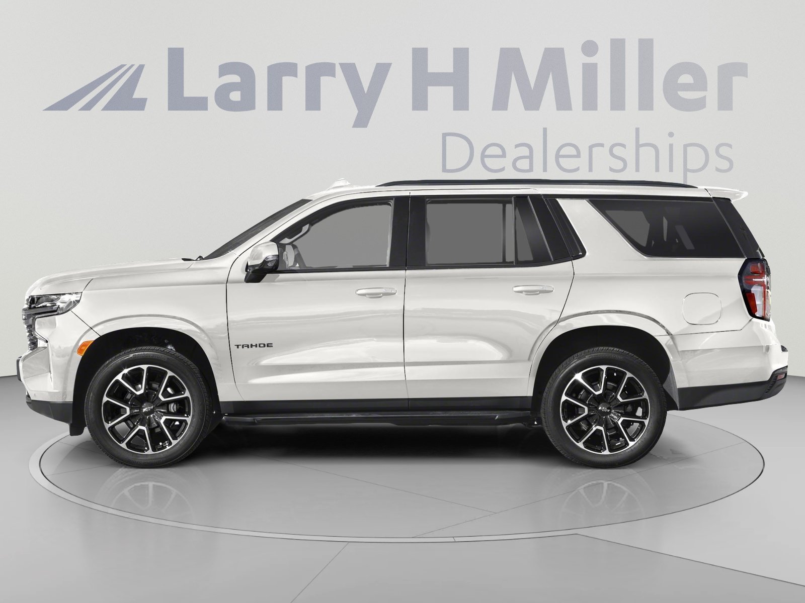 Used 2023 Chevrolet Tahoe RST w/ Luxury Package AWD/4WD image 3