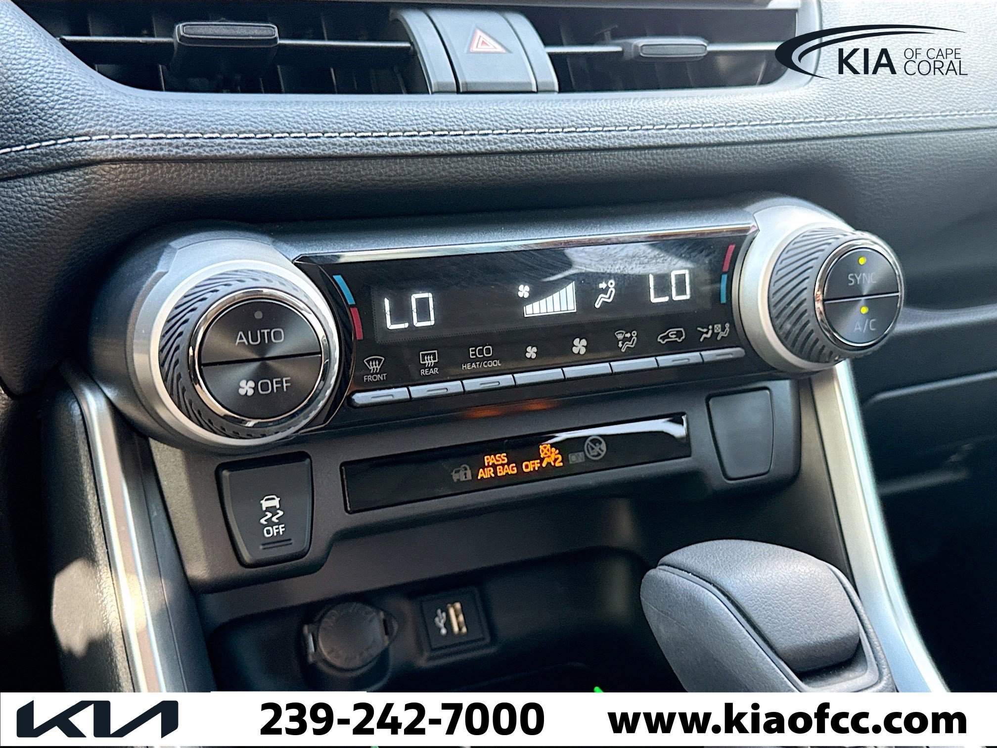 Used 2025 Toyota RAV4 XLE w/ Convenience Package image 36