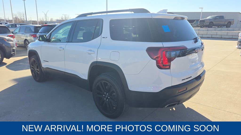 Used 2022 GMC Acadia SLT w/ Elevation Edition image 3
