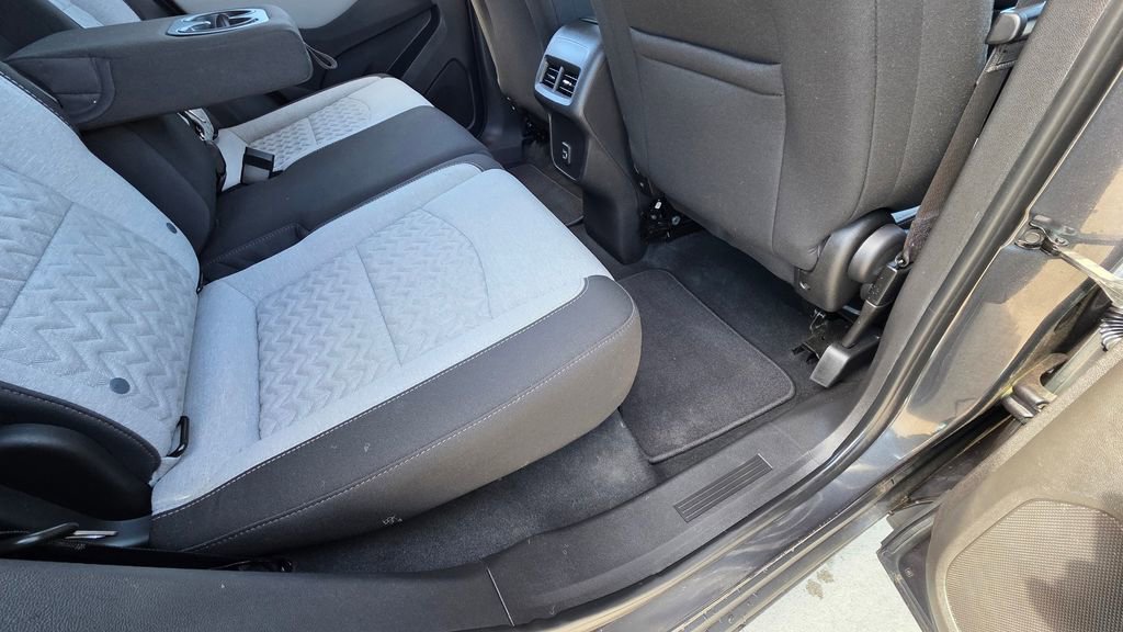 Used 2022 Chevrolet Equinox LS w/ LS Convenience Package image 17
