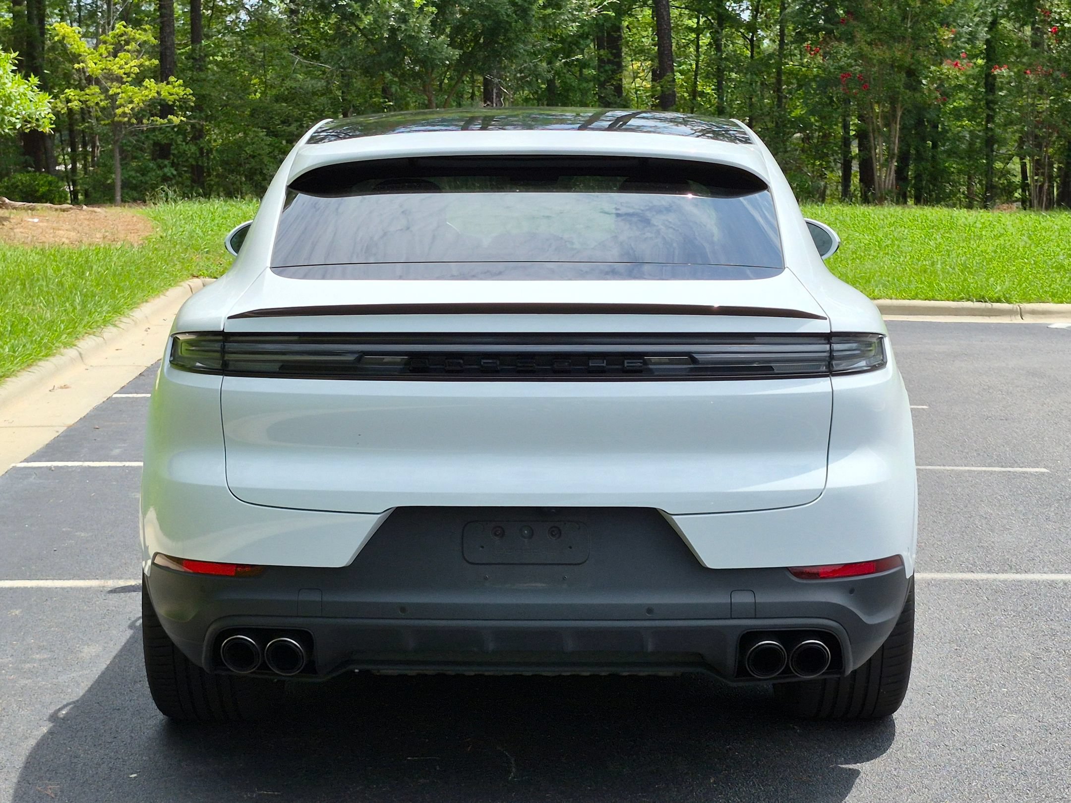 Certified 2024 Porsche Cayenne Coupe AWD/4WD image 23