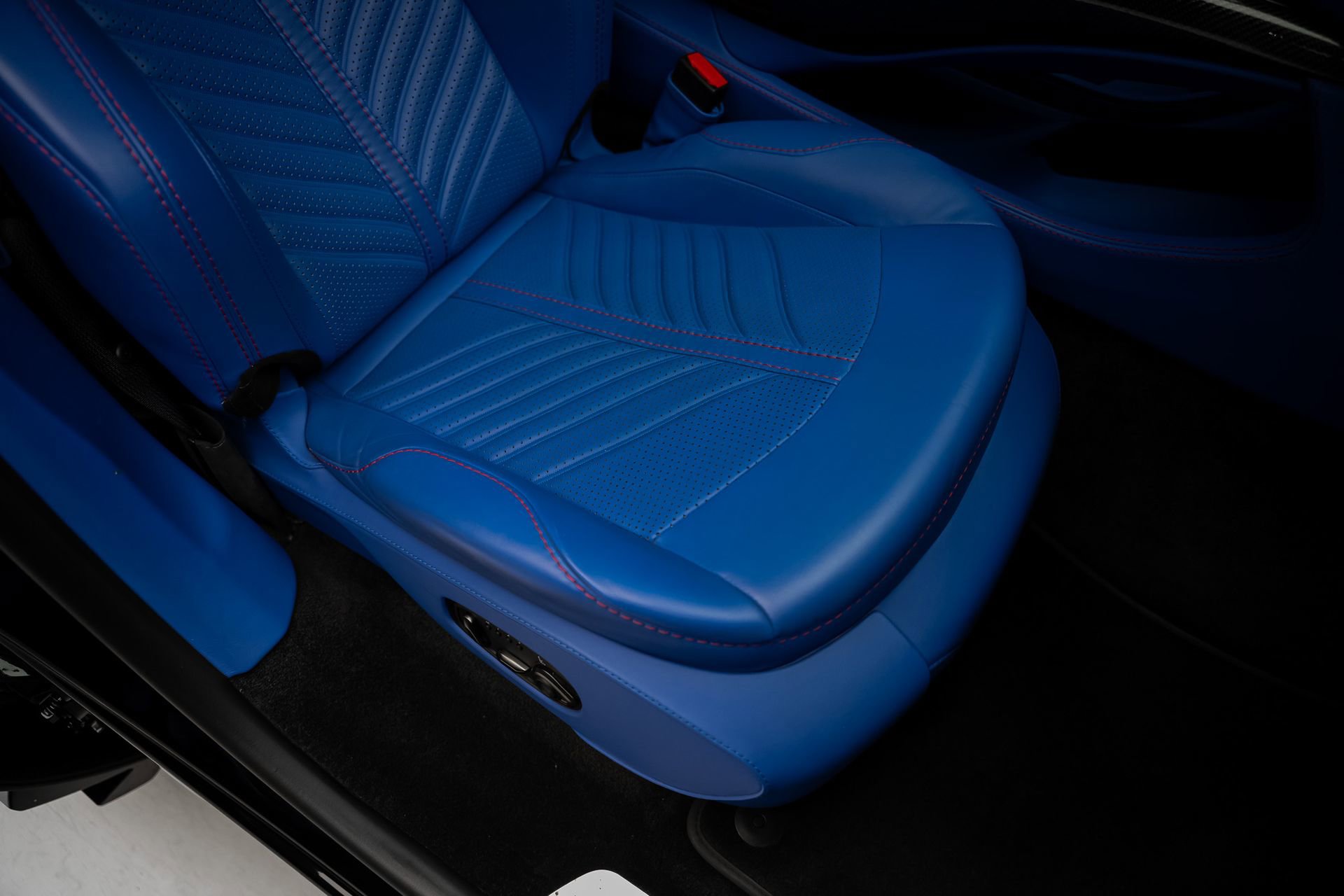 Used 2023 Aston Martin DBX 707 image 65