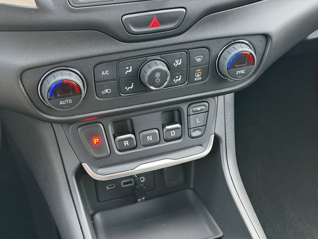 Used 2019 GMC Terrain SLE w/ Driver Convenience Package image 23