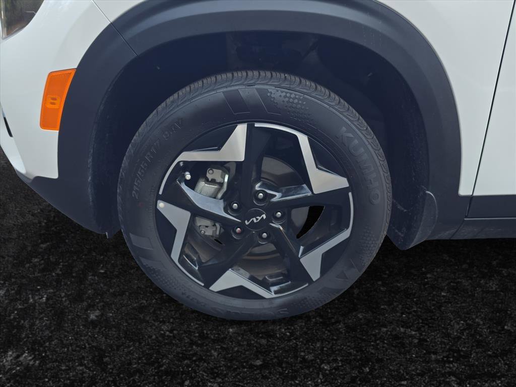 Used 2025 Kia Seltos S image 9